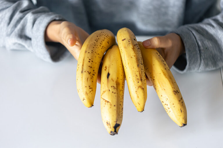 Lihtsad nipid, kuidas banaanid kauem värskena püsivad